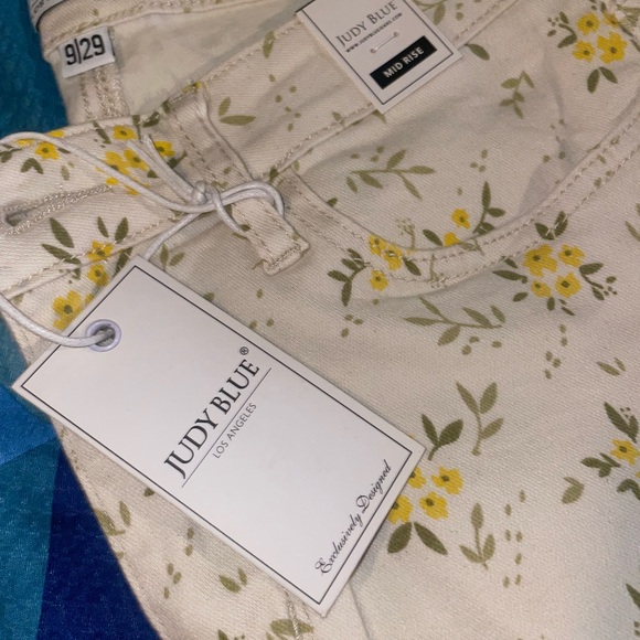 Judy Blue Pants - Picture 5 of 5